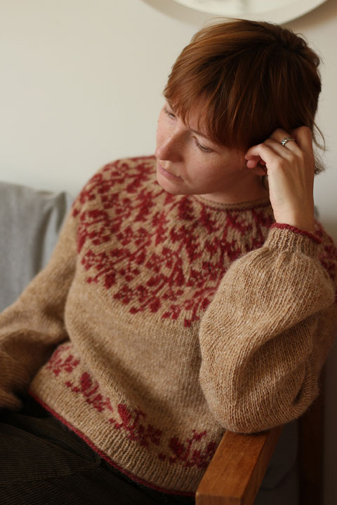 Between petals pullover